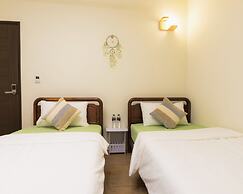 Hello Inn - Hostel