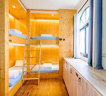 Hello Inn - Hostel