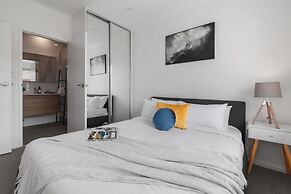 Heart of Ormond Apartment  by Ready Set Host