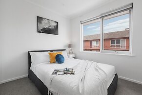 Heart of Ormond Apartment  by Ready Set Host