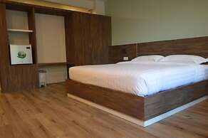 Airport Avenue Hotel