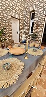 La Maison des Ailleurs