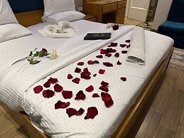 Golden Palace Hotel