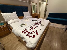 Golden Palace Hotel