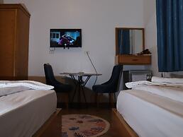 Golden Palace Hotel