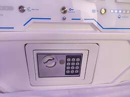 Capsule & Dormitory Space-X