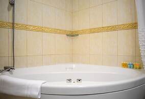 Spacious 2 BR Apartment Princess Tower