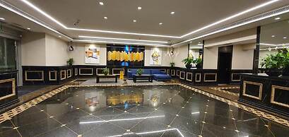Spacious 2 BR Apartment Princess Tower