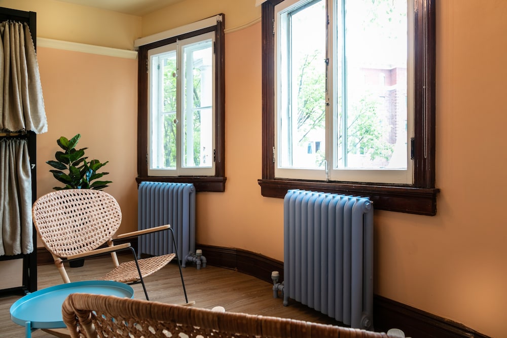 QBEDS Hostel