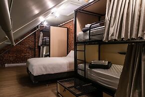 QBEDS Hostel