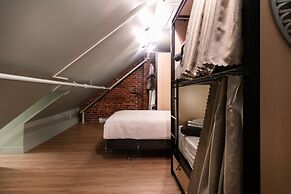 QBEDS Hostel
