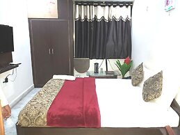 Neelam Palace Hotel