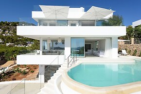 Villa Triple X
