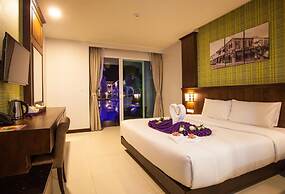 Supicha pool access hotel