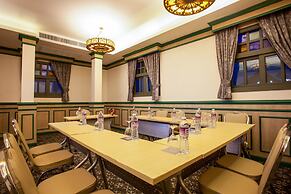 Supicha pool access hotel