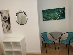 House and Rooms in Lisbon
