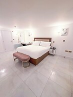 The Hadley Hotel