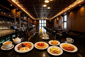 The Hadley Hotel