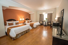 Hotel Plaza de Oro