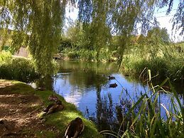 Idyllic Riverside Cottage in Dorset