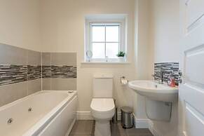 Stylish & Modern 3 Bedroom Home