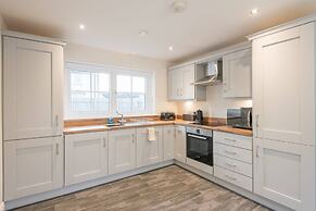 Stylish & Modern 3 Bedroom Home