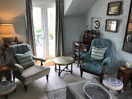 Bumble Bee Cottage