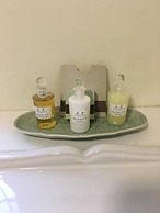 Bumble Bee Cottage