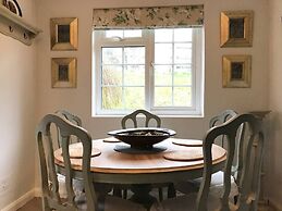 Bumble Bee Cottage