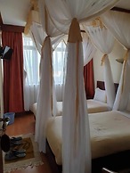 Maxoil Hotel