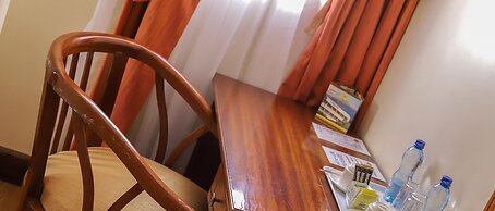 Maxoil Hotel