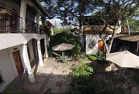 Jardin Cafe Restaurant & Hostel