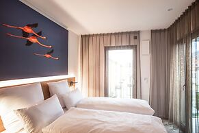 Primera Apartments