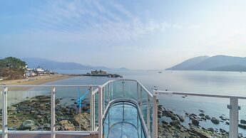 Namhae Lounge 32 Resort C