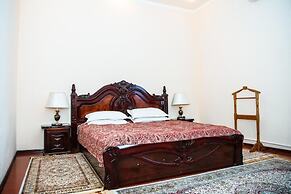 Hotel Lion
