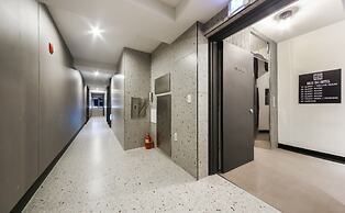 Gray 194 Hotel
