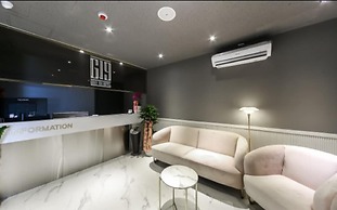 Gray 194 Hotel