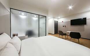 Gray 194 Hotel