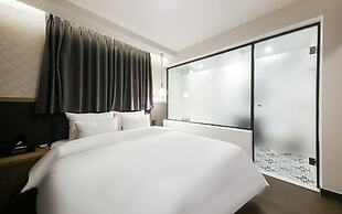 Gray 194 Hotel