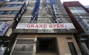 Gray 194 Hotel