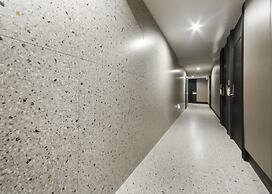 Gray 194 Hotel
