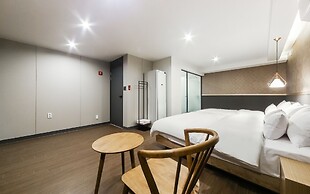 Gray 194 Hotel