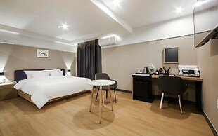 Gray 194 Hotel
