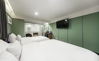 Gray 194 Hotel