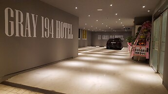 Gray 194 Hotel