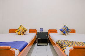 OYO Life 2638 Hotel Raya