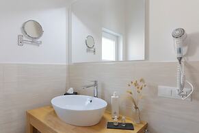 Midenza Seaside & Nature Retreat