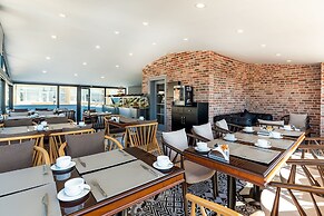 Interstar Hotel