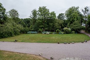 Mere Brook House