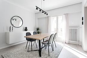 UPSTREET Deluxe & Stylish 2 BD Apartment
